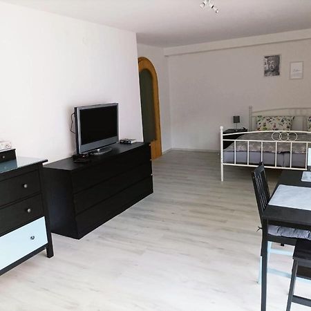 Kleine Ferienwohnung Mit Terrasse Am Waldrand 舍瑙 外观 照片