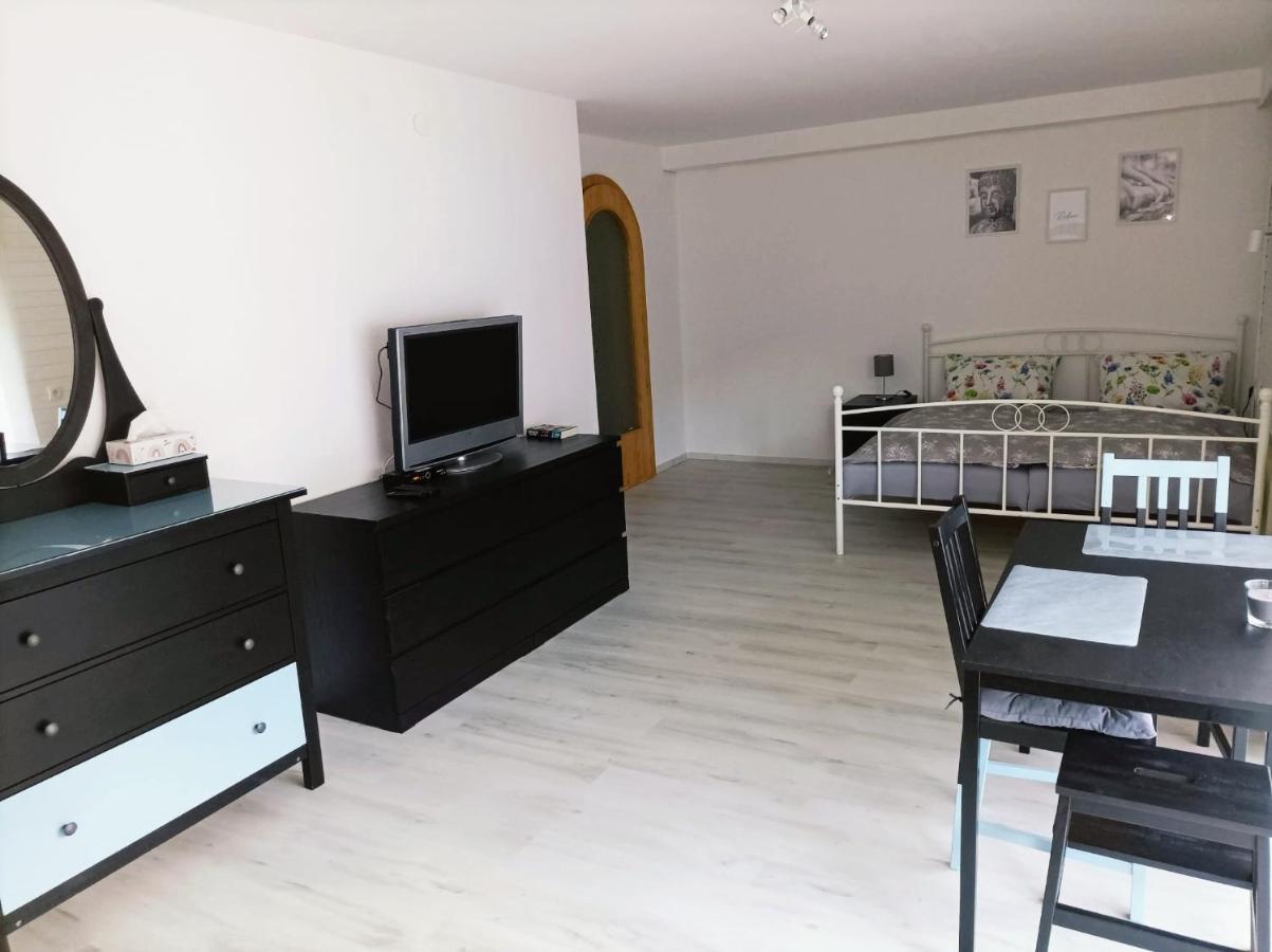 Kleine Ferienwohnung Mit Terrasse Am Waldrand 舍瑙 外观 照片