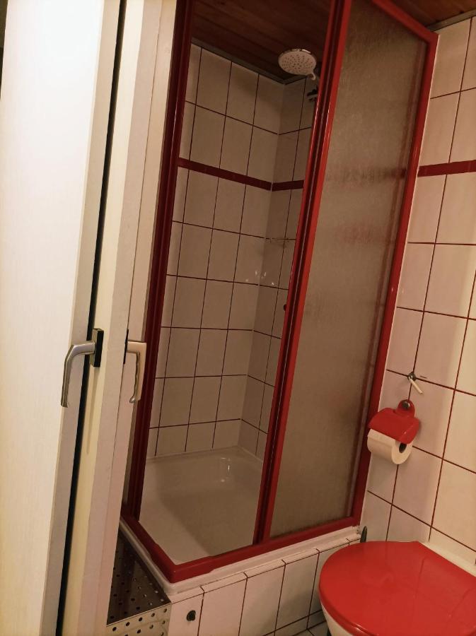 Kleine Ferienwohnung Mit Terrasse Am Waldrand 舍瑙 外观 照片